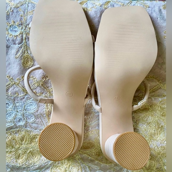 Beige slides chunky heel like new - Picture 7 of 10